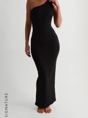 Signature One-Shoulder Black Maxi Dress